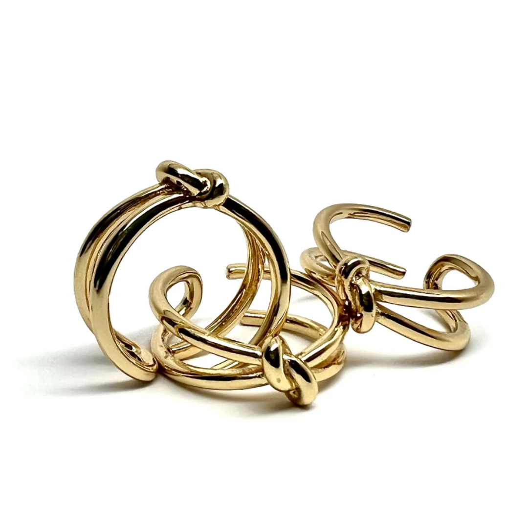 wont tarnish  sortija  simple  rings  ring  online ring shop  nontarnish  lightweight  jewelry ring  high quality  gold ring  gold plated rings  gold plated ring  gold plated  delicate  dainty  cute rings  classy  braided  braid  ajustable  adjustable 18k gold plated